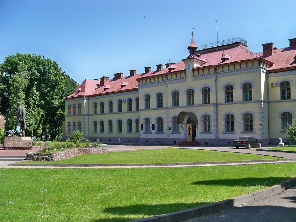 Головний корпус Львівського аграрного університету в м. Дубляни Львівської обл. 1886–88